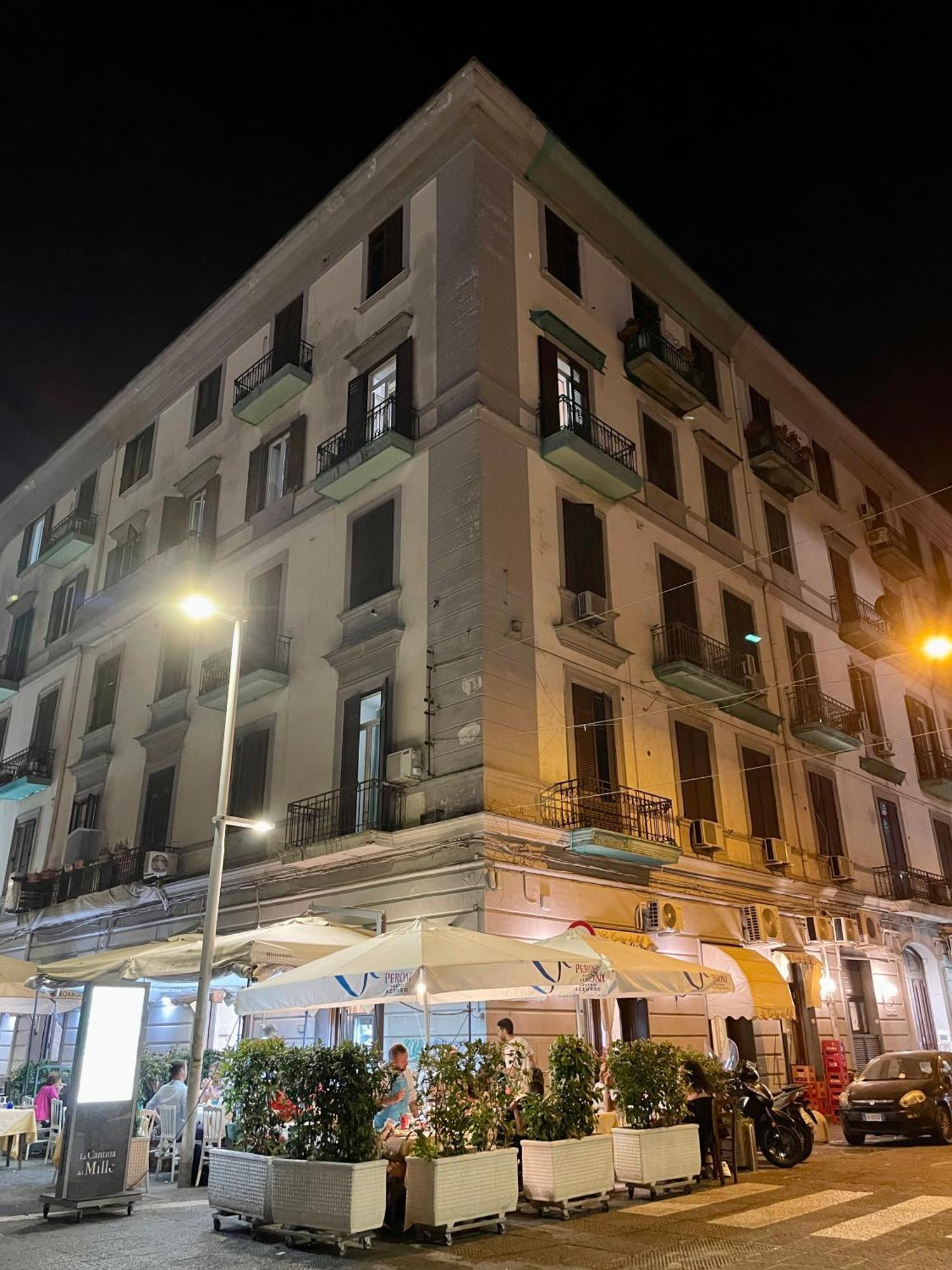 Napoli Centrale Suite Eksteriør bilde