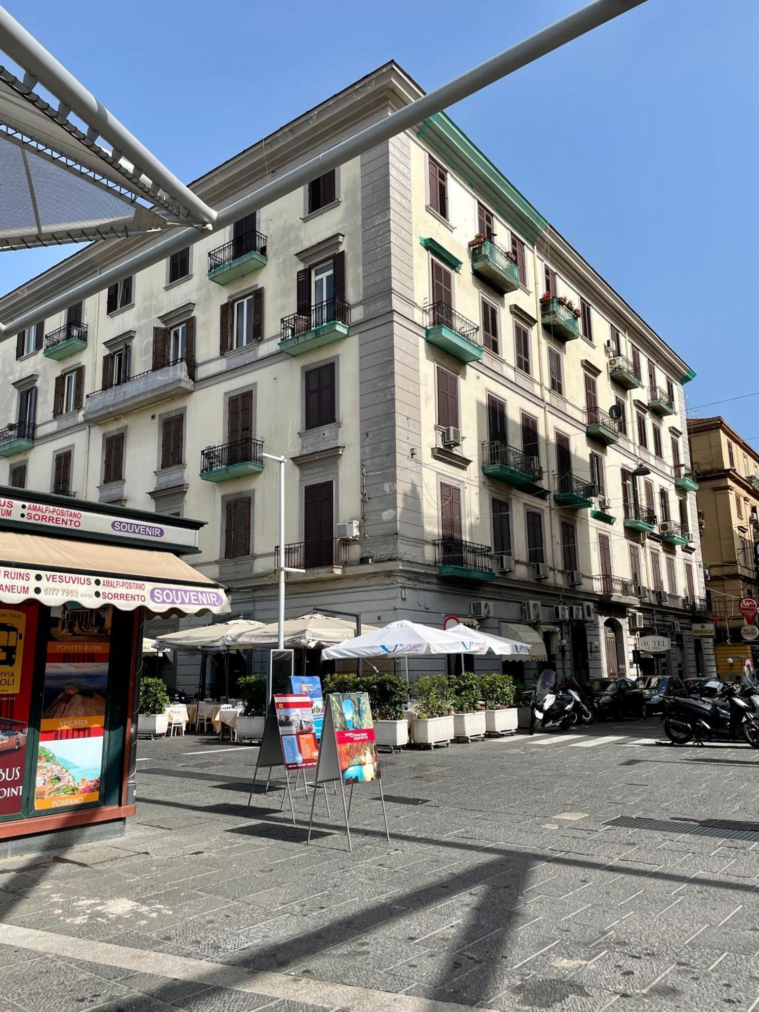 Napoli Centrale Suite Eksteriør bilde